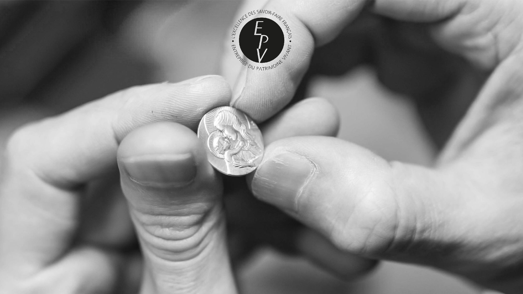 Médaille Marie Douce Lumière en cours de fabrication