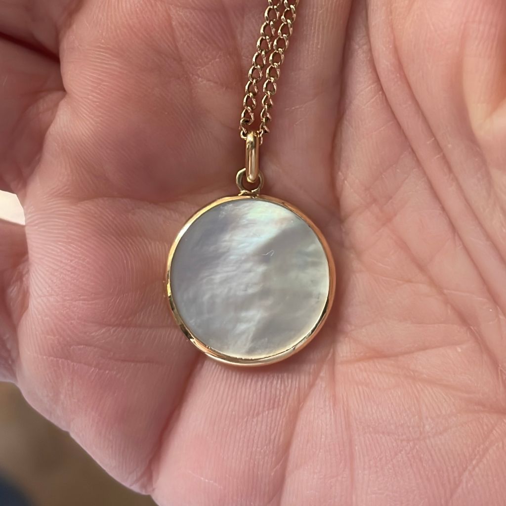 jeton en nacre et or jaune 18 carats