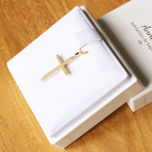 croix en or jaune 18 carats 25 mm