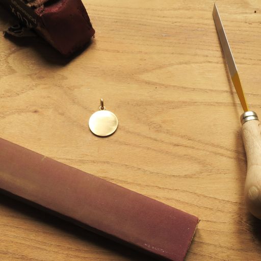 Service de réparation pour une médaille de baptême